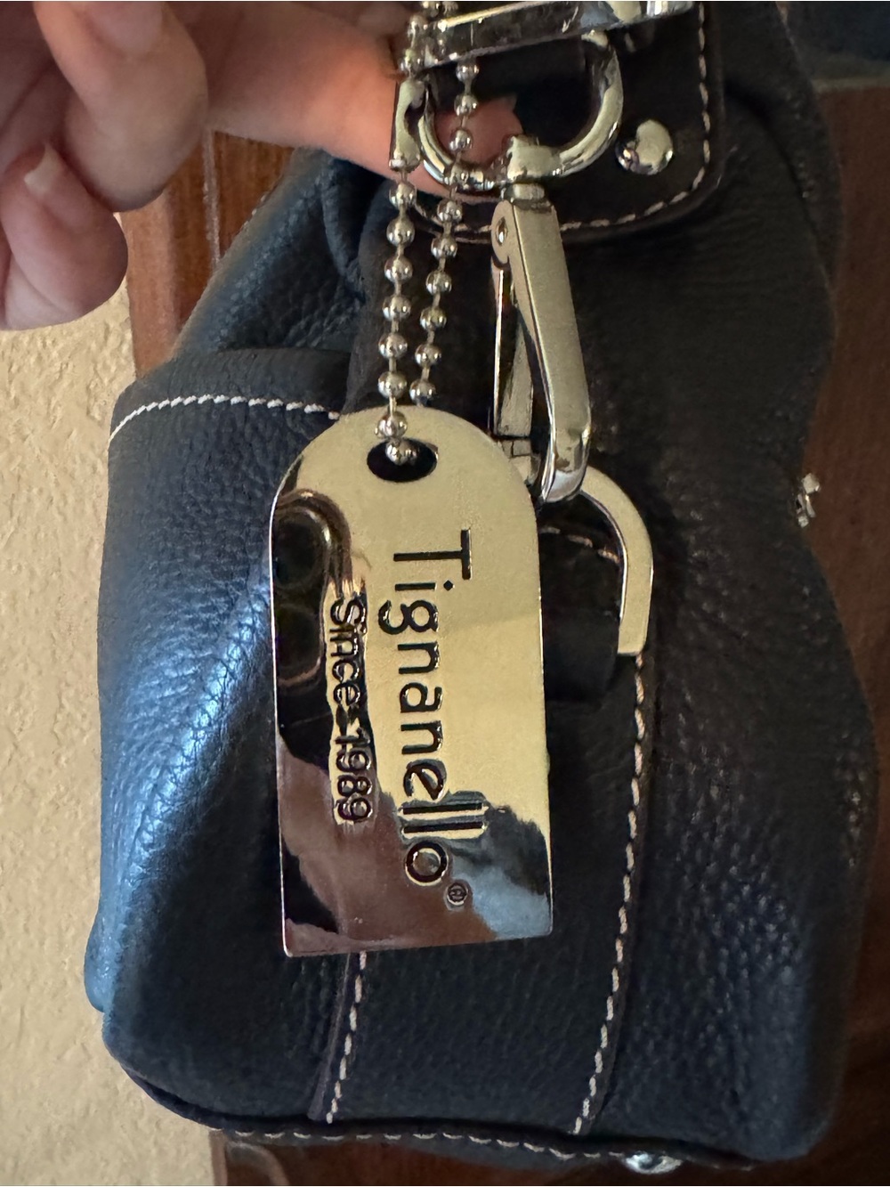 Tignanello Black Purse Pebbled Leather Multi Zip Crossbody Bag Organizer EUC - Picture 4 of 11